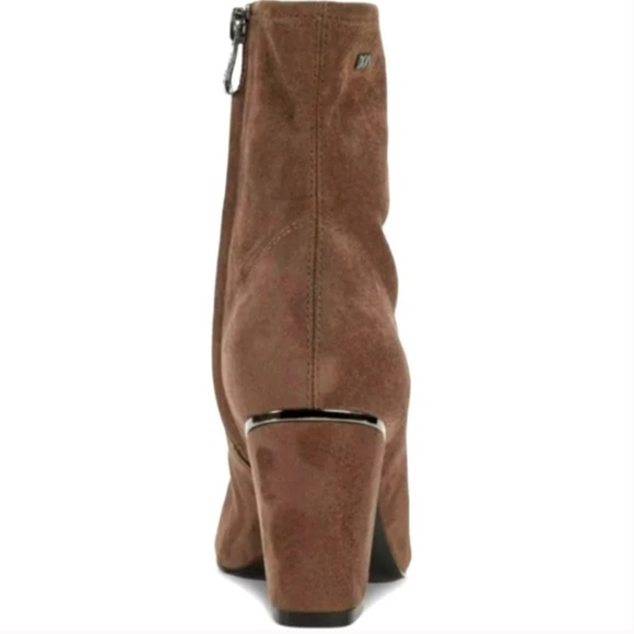 NIB DKNY Cavale Stretch Ankle Booties Size 9 Tan - Picture 8 of 12